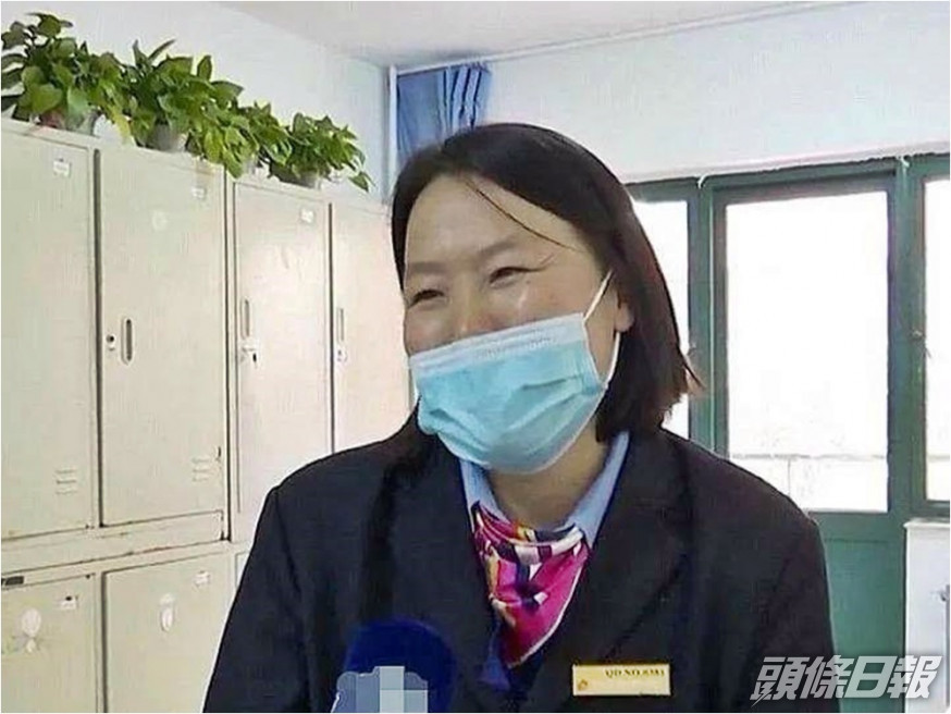 舍監眼見石家莊學生無法回鄉過家,便邀請她回家過年。網圖