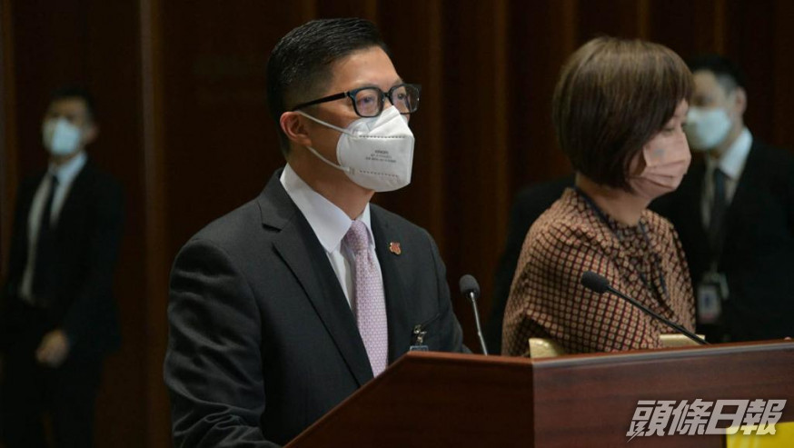 鄧炳強指本港已有相關法律框架及法例,可規管兒童及青少年免受網上性騷擾和網絡欺凌問題。