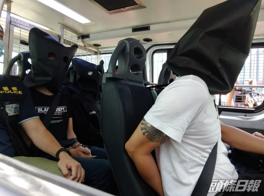 警方拘捕8人,包括兩名少年。
