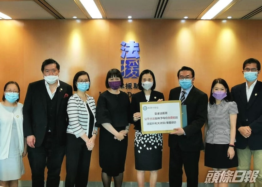 中律協代表與法援署署長及副署長見面。