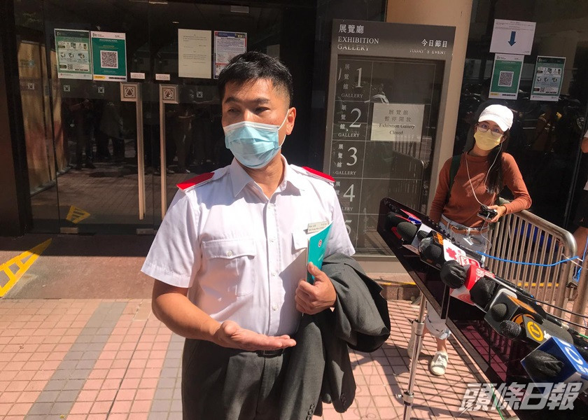 衞生署高級護士長李家強表示,對科興疫苗較有信心。