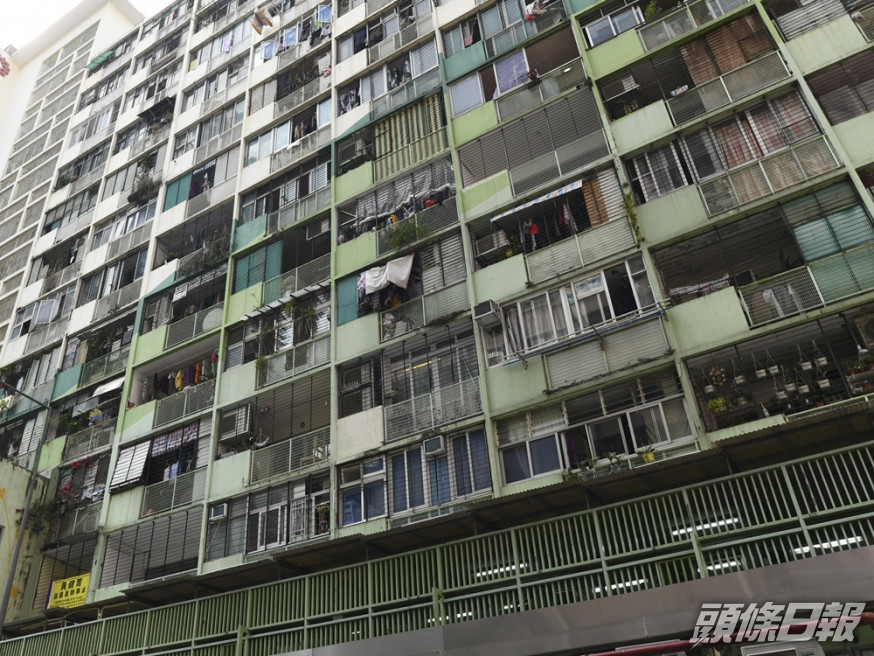 舅父母帶外婆取消租置公屋申請,引外孫不滿。資料圖片
