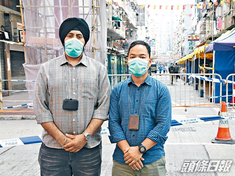 對於能幫助到少數族裔居民,芝麻仔(左)及夏勇德均感高興。