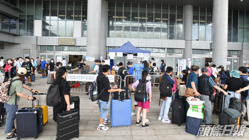 不少學生未能前往內地升學。資料圖片