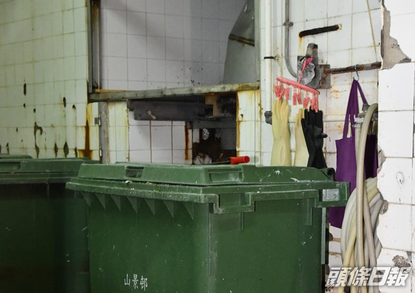 清潔工飛墮35層垃圾槽,送院不治。