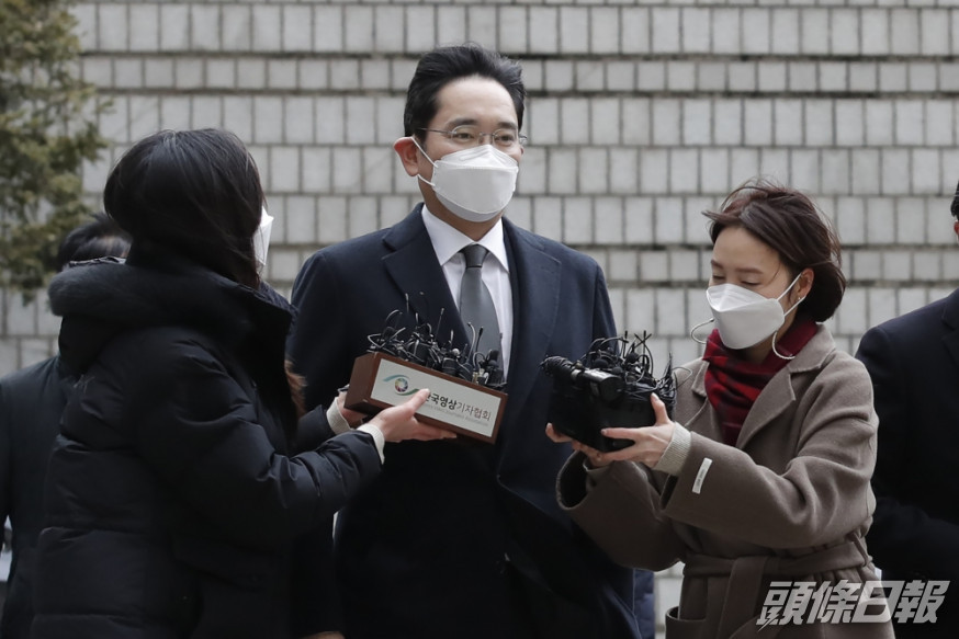 三星電子副會長李在鎔賄賂罪成,判監兩年半。AP圖
