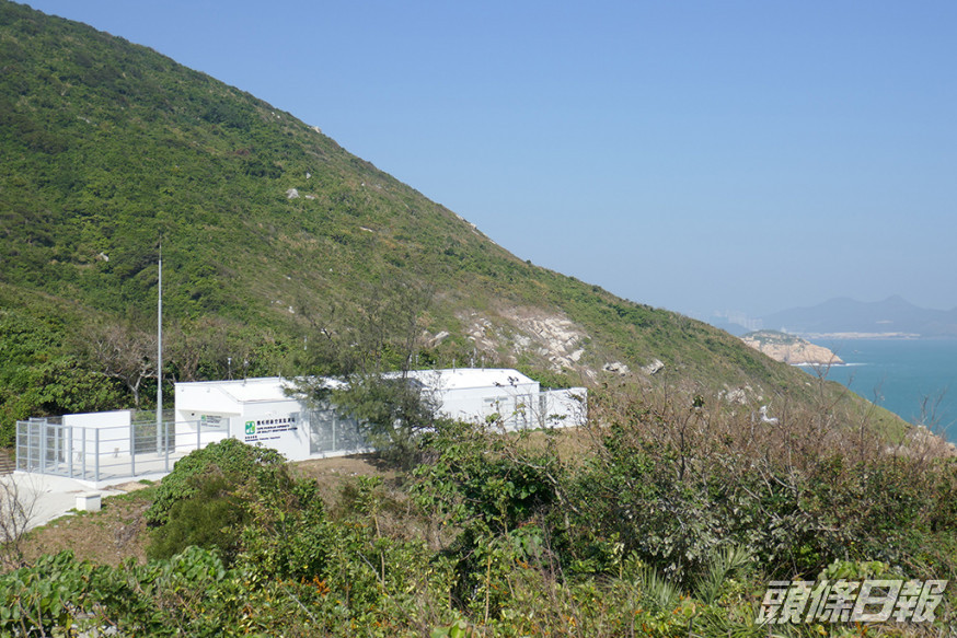 「超級空氣質素監測站」設有本港首台臭氧激光雷達,可監測離地面數公里上空的臭氧濃度。網誌圖片