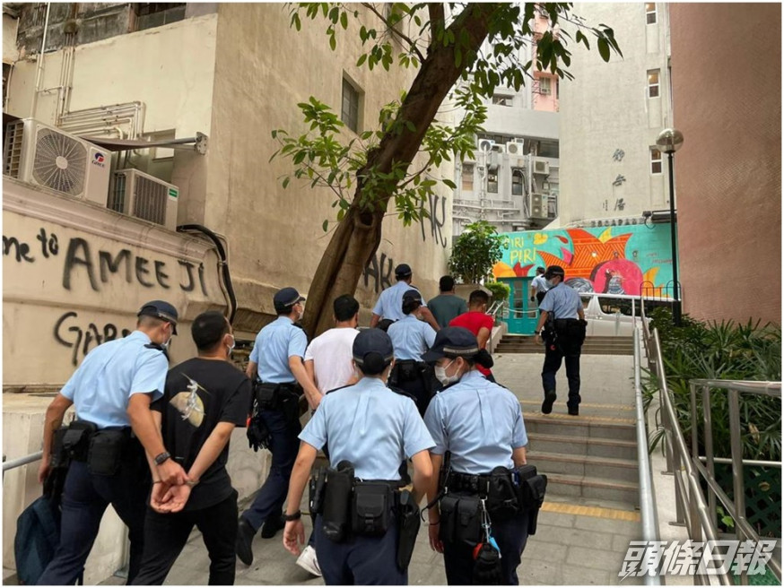 行動中共有6名男子被捕。