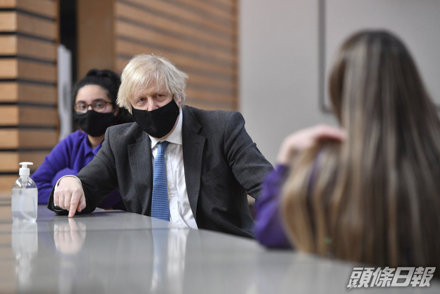 英國首相約翰遜表示可以獨力承辦歐國盃。 AP