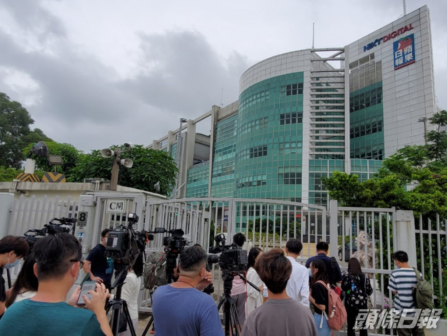 外交部駐香港特派員公署表示,新聞自由不是免罪牌,香港警方對涉嫌危害國家安全的個人和公司採取行動,是依法打擊犯罪。資料圖片