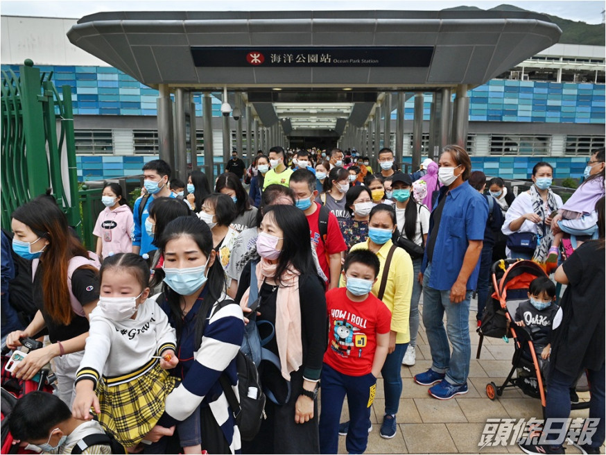 消息指本地遊團友毋須接種疫苗,但需要使用「安心出行」。資料圖片