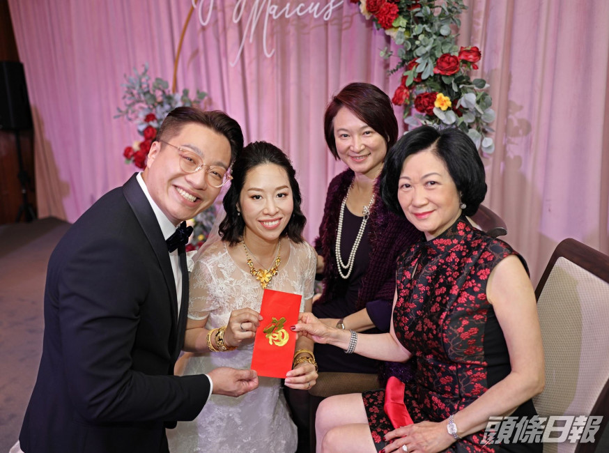 李慧琼及葉劉淑儀到場見證「兩黨聯婚」。葉劉淑儀FB圖片
