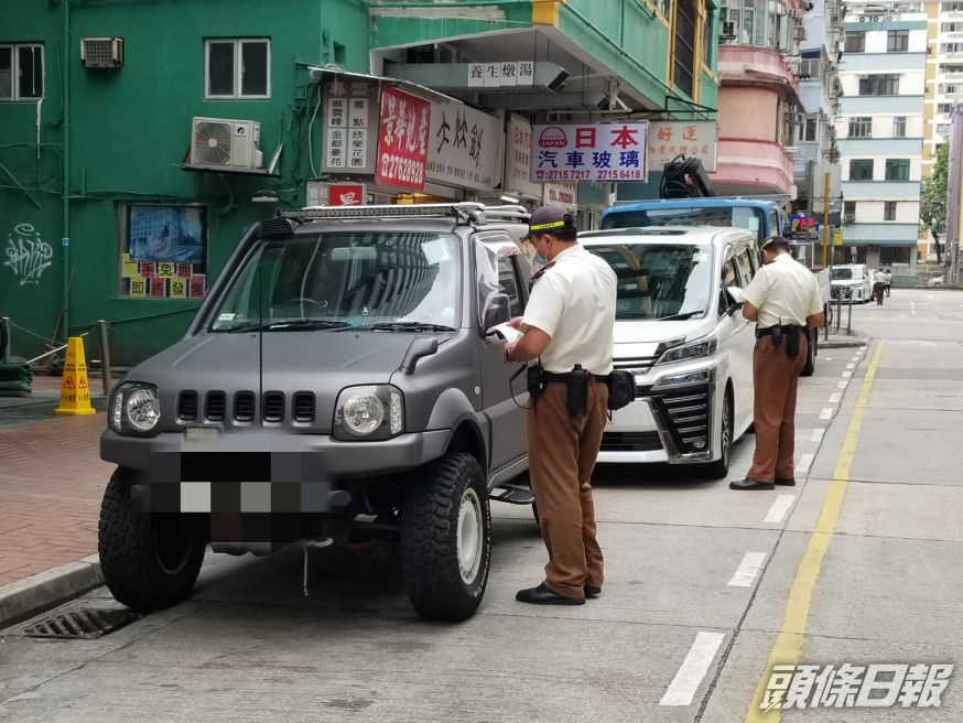 行動中警方發出1400張告票。警方圖片