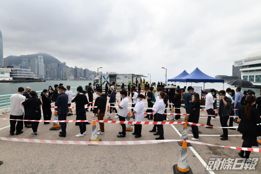 海港城再次強制檢測,檢測站大排長龍。