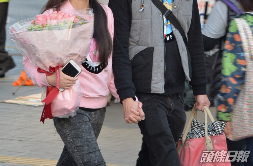 網民相約女網友,花費約2000元後,打算拖手被拒。示意圖片