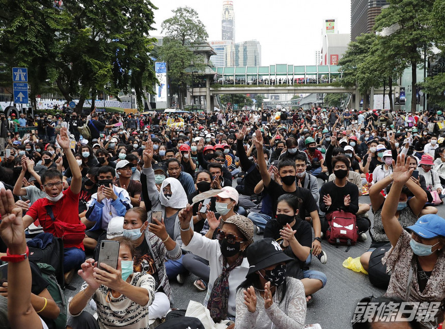 反政府示威者再度集會抗爭。AP