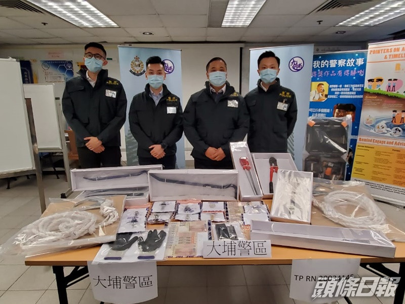 警方講述案情。林思明攝