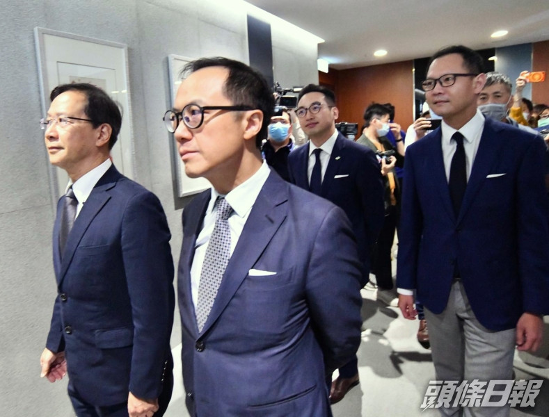 4人自7月39日起失議席。