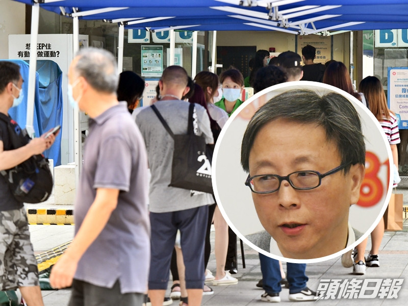 港大感染及傳染病中心總監何栢良(小圖)表示,政府應加強宣傳疫苗接種「長者即日籌」。資料圖片