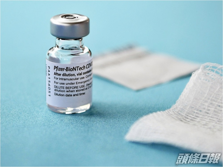 研究指BioNTech對英國及南非變種病毒有效率達89.5%和75%。AP資料圖片