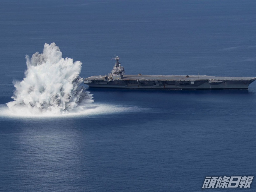 美國海軍在佛羅里達州對開的大西洋進行了一次「全船衝擊試驗」。美國海軍圖片