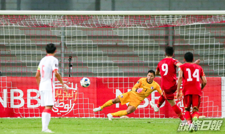 香港隊失掉兩球十二碼,最終0:4敗陣。 足總圖片