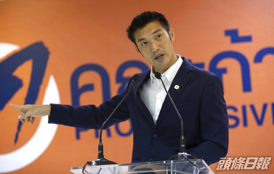 他納通質疑泰國政府採購疫苗的決策過程不夠透明,被起訴冒犯君主罪。AP圖片