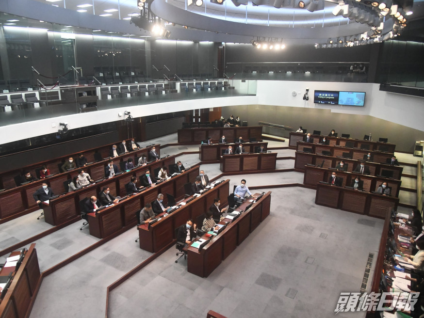 在現行議事規則下,只能夠將議員逐離場或動議罷免。