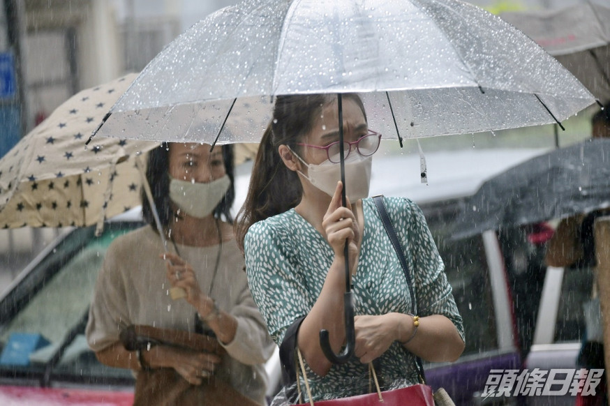 預測今日多雲及有幾陣驟雨。資料圖片