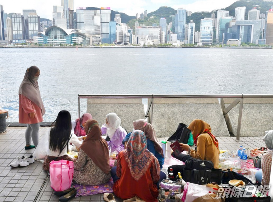 外傭中介指,若外傭持續未能來港工作,預料薪金將再度被推高。資料圖片