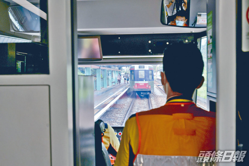 輕鐵監督系統將增加新功能,包括監察跟車距離。