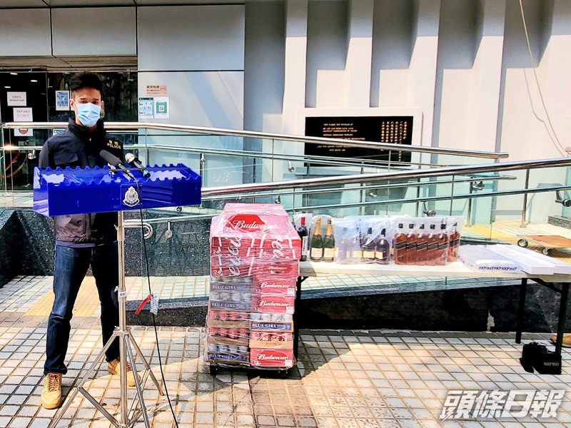 警方於尖沙嘴搗破一間懷疑無牌酒吧。