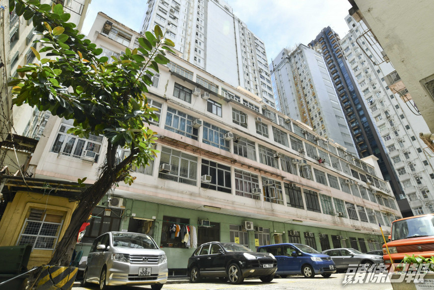 北角天宮台坐落在北角熙和街寧靜的私人街道上,樓高僅六層,包括地庫、地下、一至四樓,重建價值高。