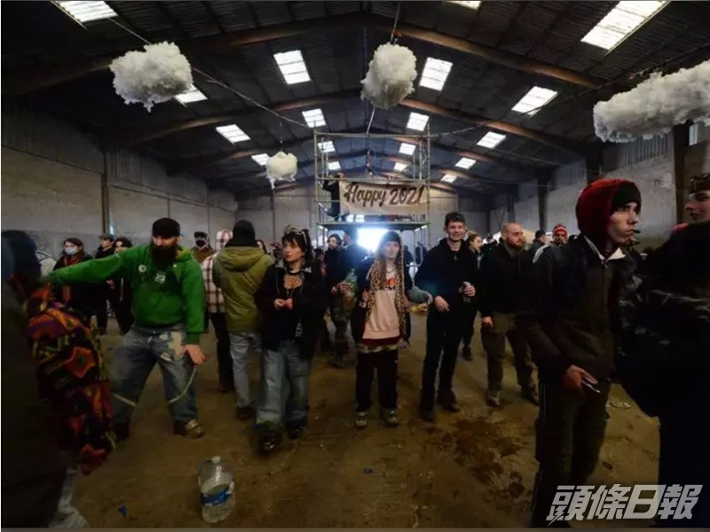 逾2,500人參與西北部西北部布列塔尼雷恩以南一個地下瘋狂派對。法新社