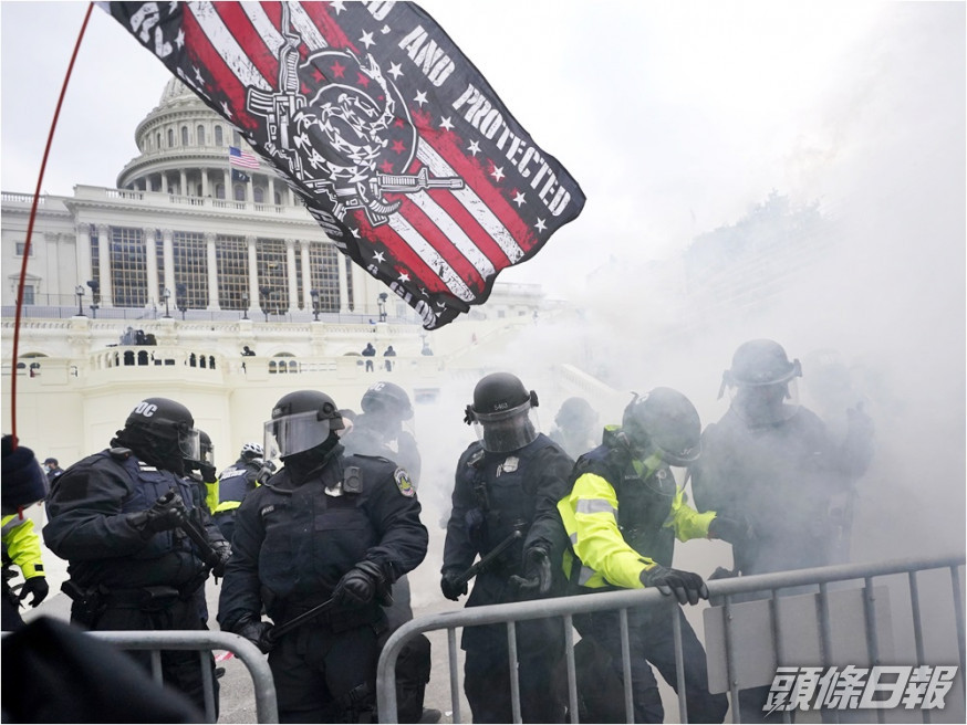 美國國土安全部警告,有極端分子或會在措施放寬後發動暴力襲擊。AP資料圖片