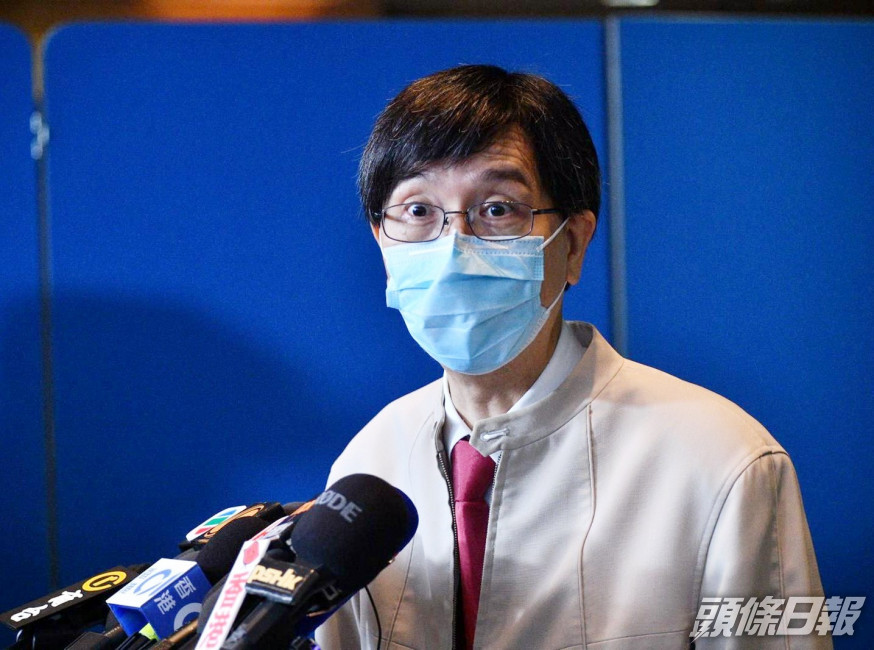 袁國勇亦指,有食肆及酒吧不遵守防疫規則。
