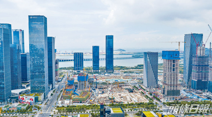 ■隨着國務院印發前海新方案,業界料其樓市前景看高一綫。