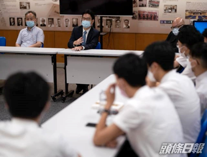 陳浩濂昨回母校華仁書院和師弟們交流分享。