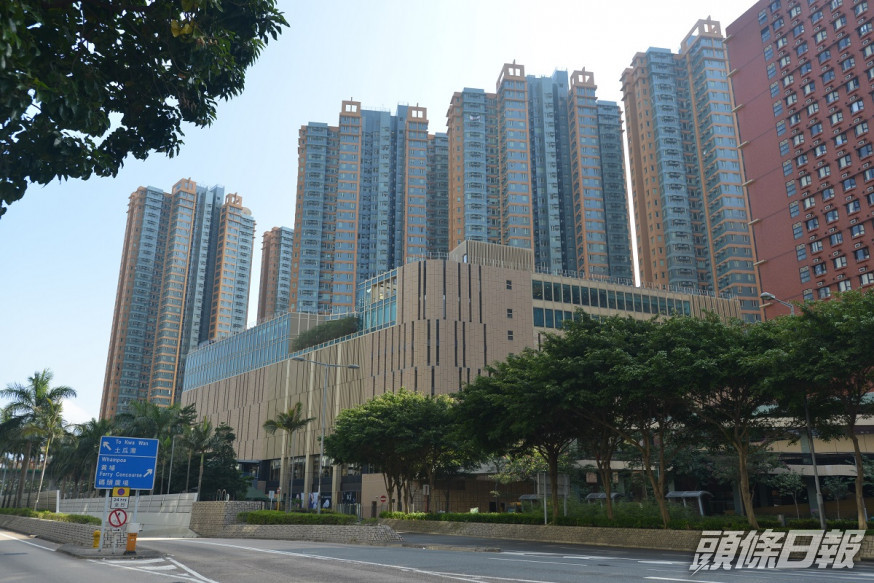 其中一名80歲男病人居於紅磡海濱南岸5座。資料圖片