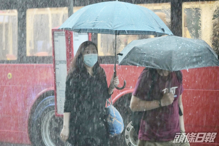 天文台發出雷暴警告。資料圖片