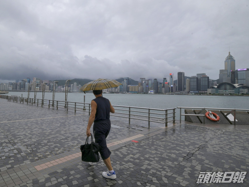 今日大致多雲,局部地區有驟雨。