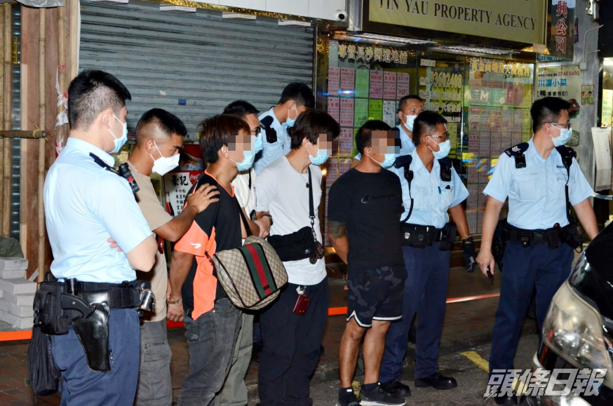 警方拘捕3名男子。