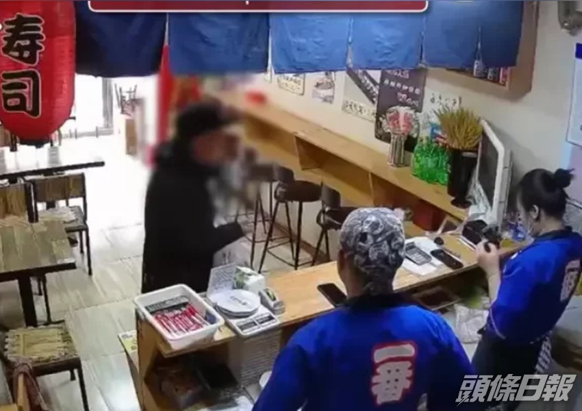 七旬翁壽司店買「墓碑」。網上圖片
