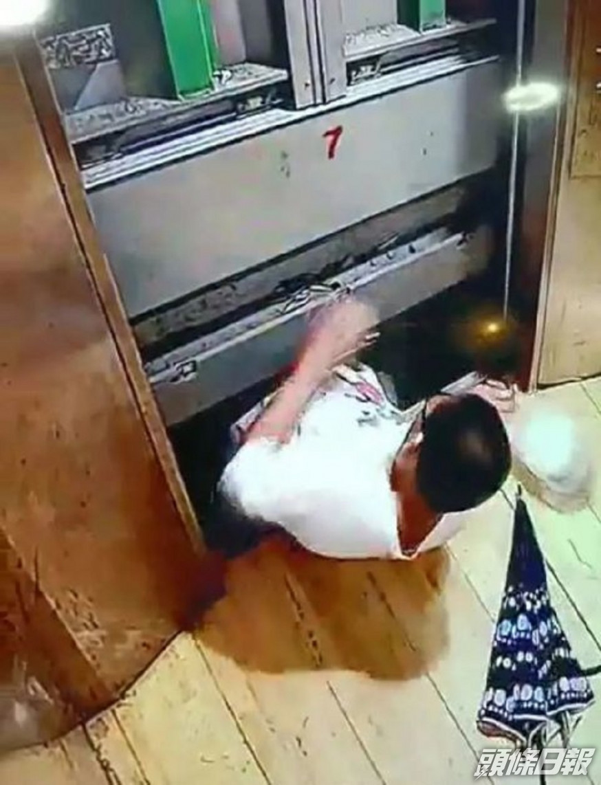 13歲男童困升降機墮樓亡。網上圖片