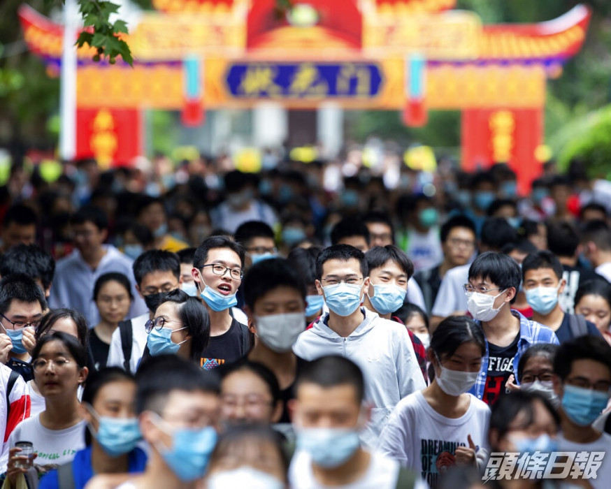 中國人口會由現時的14億人,預測大幅減少至7.3億。AP資料圖片