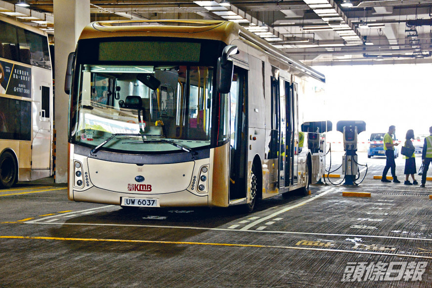 九巴決定未來時間將邁向電巴時代,逐步將旗下車隊全部四千架巴士轉為電動巴士。伍明輝攝