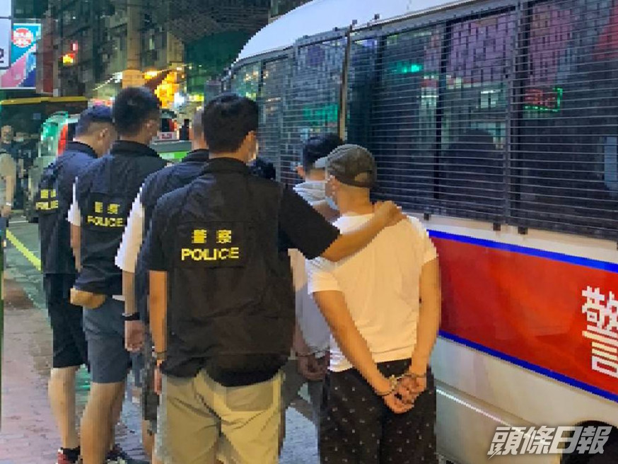 行動中,警方拘捕5人。警方圖片