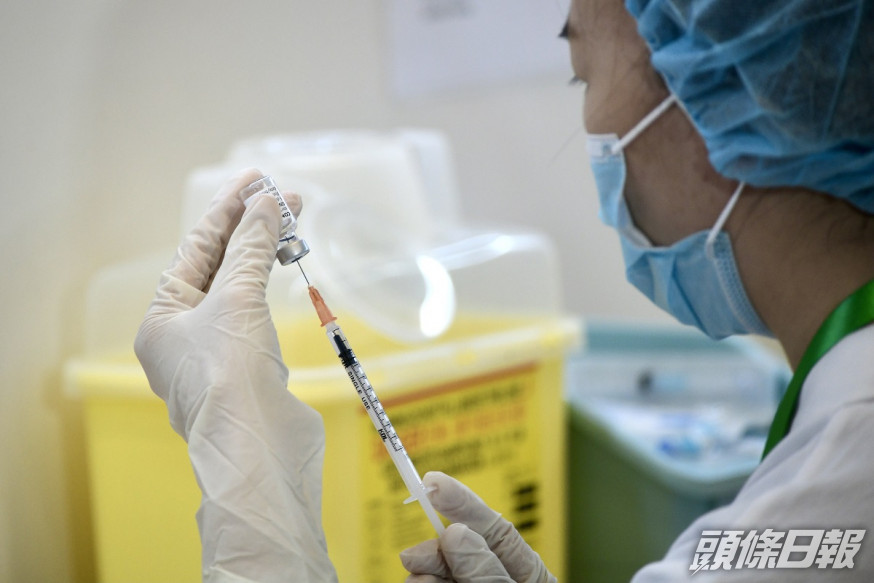 輝瑞指已接種兩劑復必泰人士,年內可能需補打第三針或每年接種。資料圖片