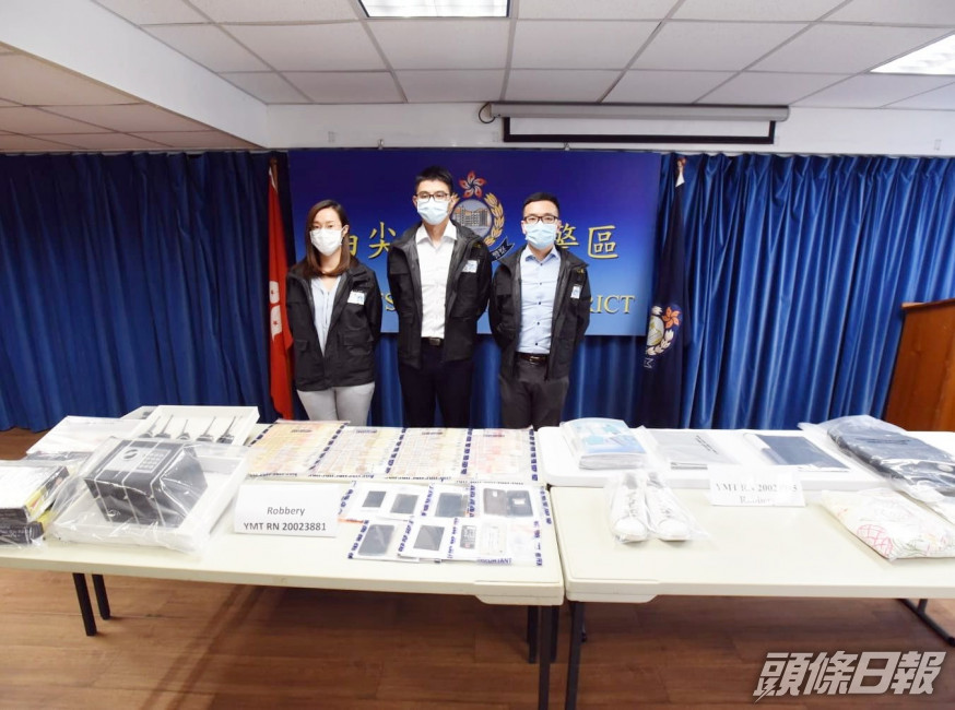 警方講解案情。