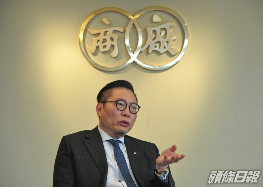 史立德認為,要達至完全「通關」,本港疫苗接種率要夠高,政府應設獎勵制度。資料圖片